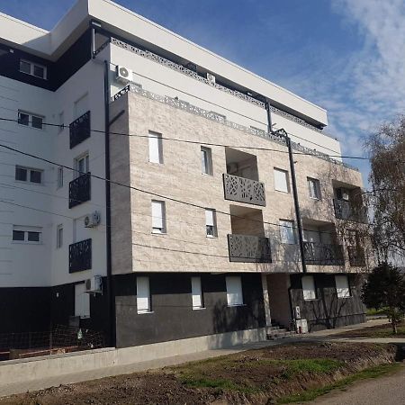 Royal Residence Apartmani 2 Pancevo Exterior photo