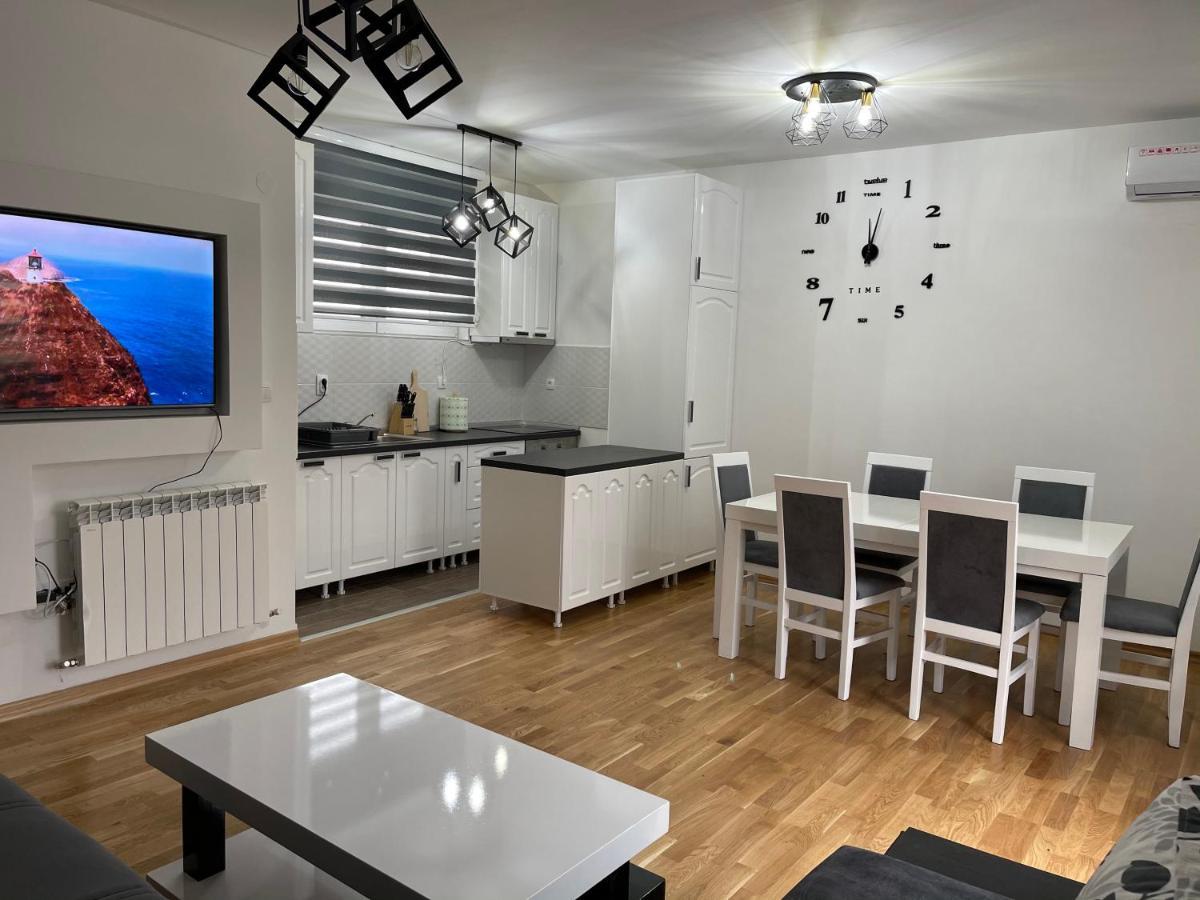 Royal Residence Apartmani 2 Pancevo Exterior photo